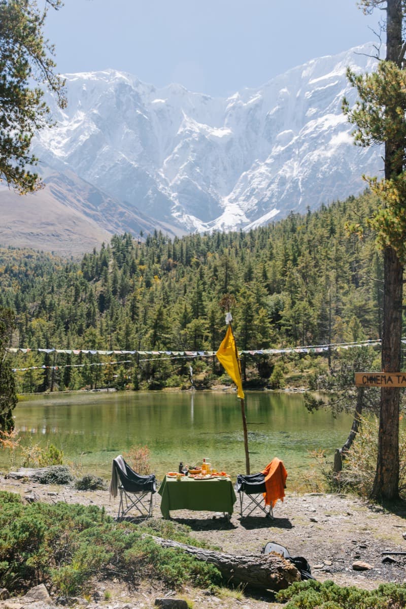 A lodge beside a mountain lake